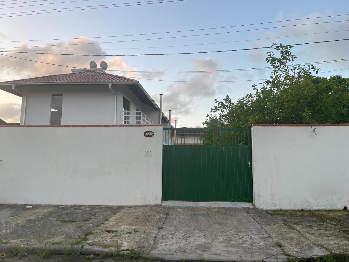 Condominio Serra Da Saudade Picarras Bagian luar foto